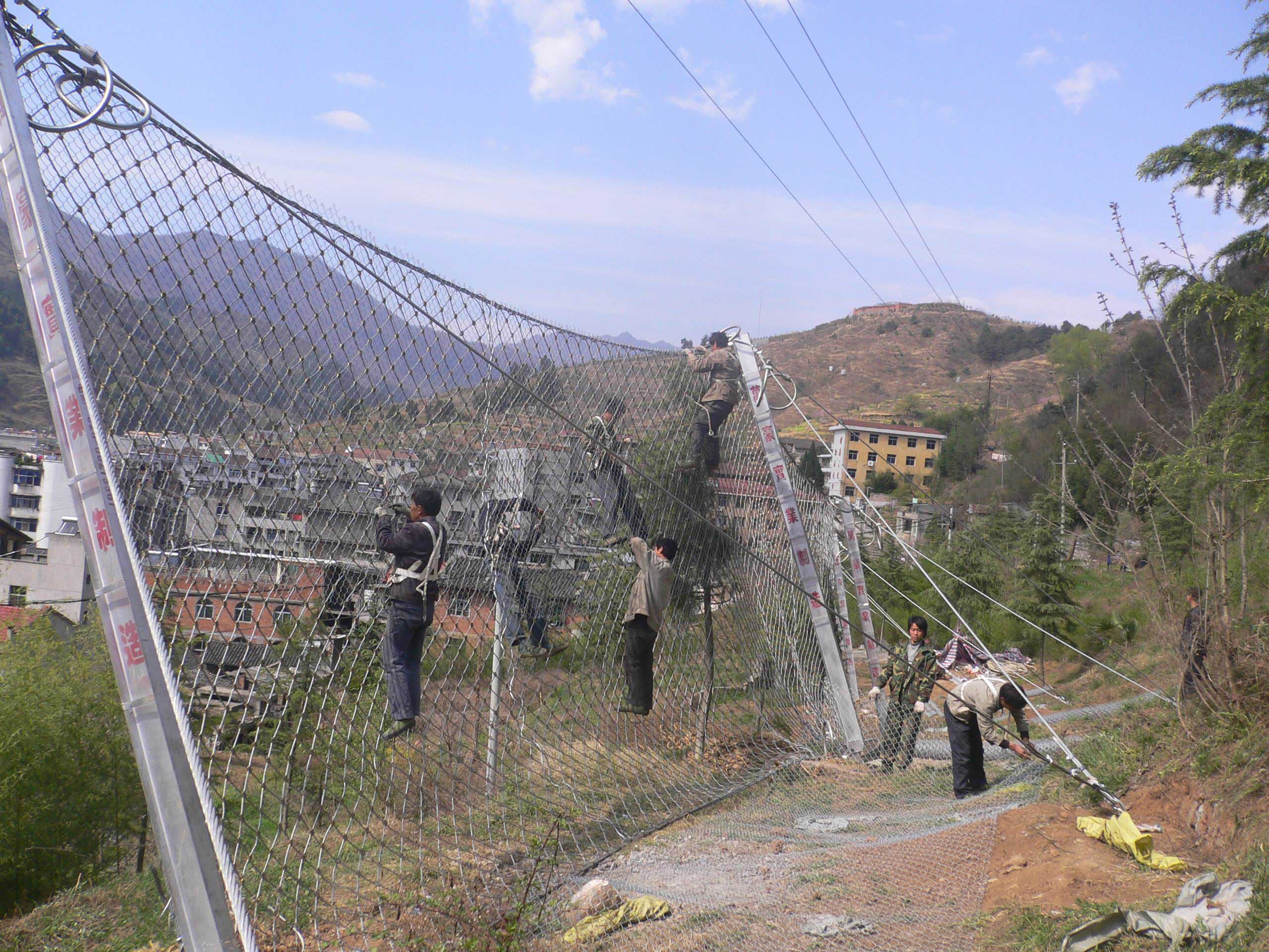 被动边坡防护网案例图片2